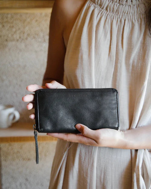Beholder Nadi Obsidian Black Leather Wallet