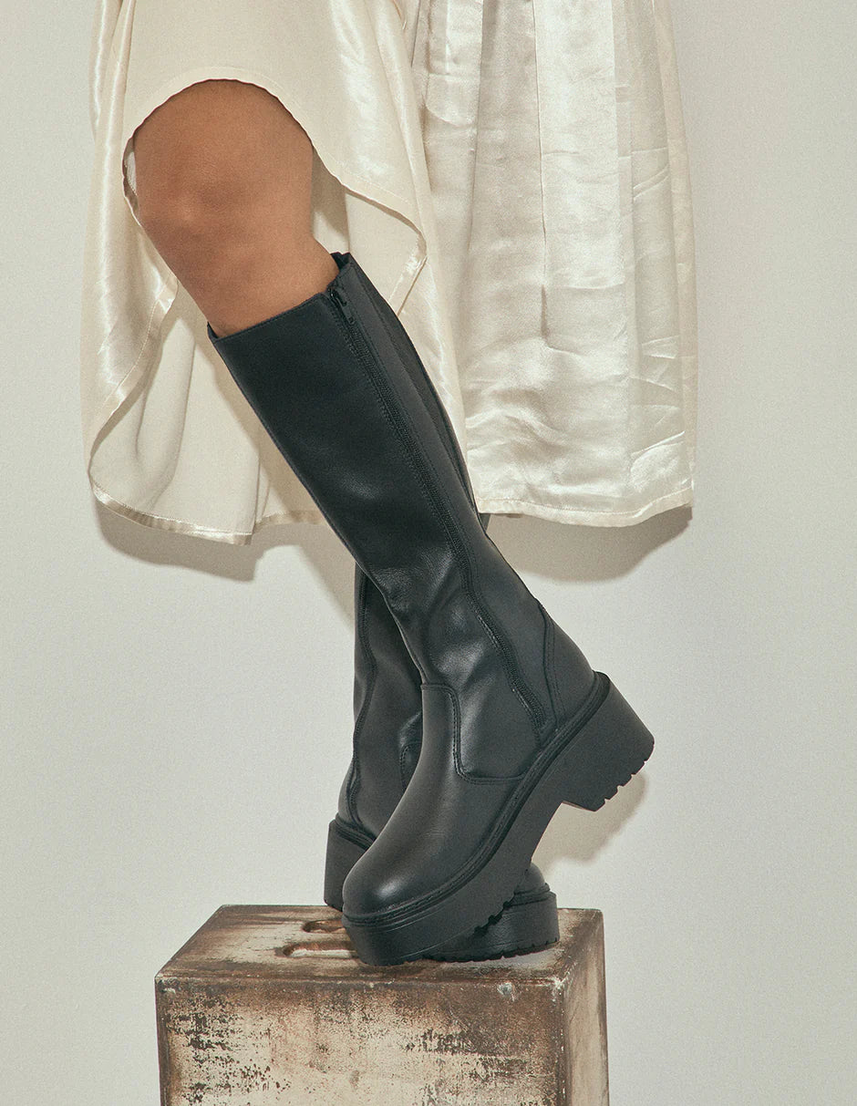 Roc Troupe Black Leather Boots